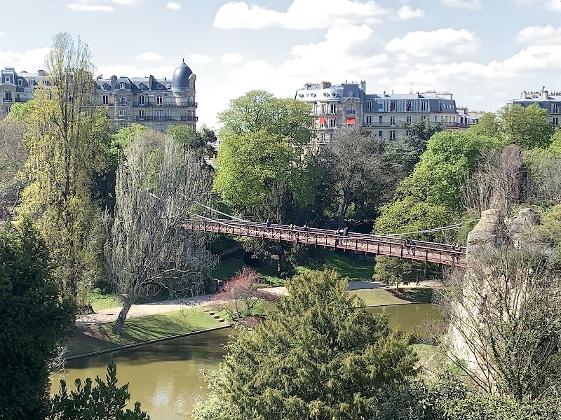 Autumn Foliage Stroll at Buttes-Chaumont in Belleville, 19th Arrondissement